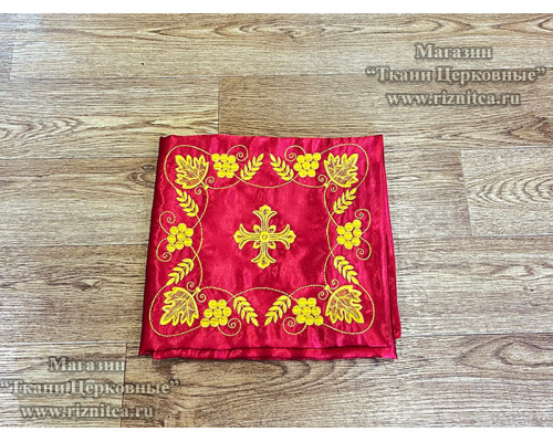 Илитон с вышивкой