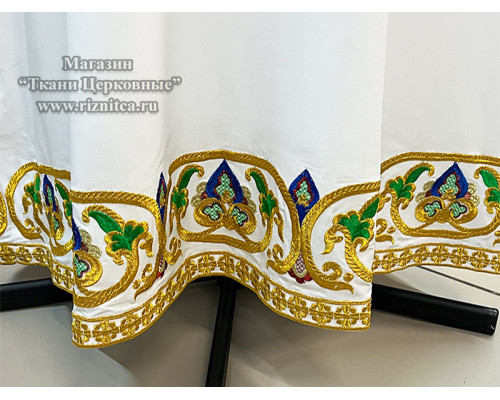 Подризник с вышивкой.